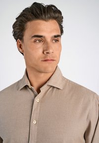 Lindbergh SOFT STRETCH - Camisa - dk sand
