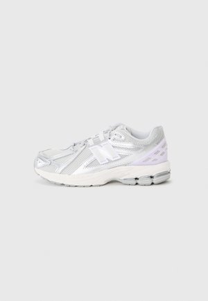 GC1906 UNISEX - Baskets basses - silver-coloured