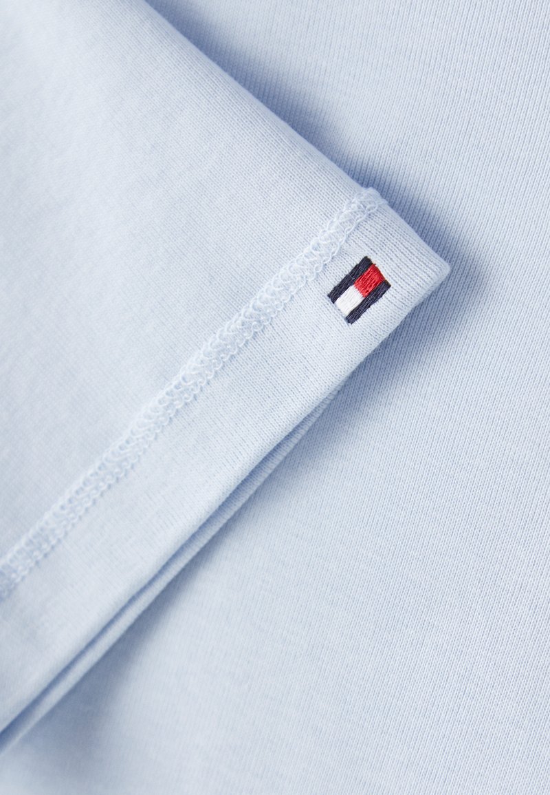 Tommy Hilfiger SLIM CODY - Basic T-shirt - breezy blue