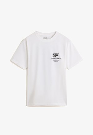 Biały T-shirt Vans z krótkim rękawem, z logo "Vans" i napisem "Off The Wall" po lewej stronie klatki piersiowej.