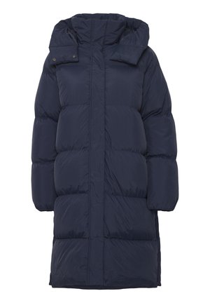 Manteau long matelassé bleu marine avec un col haut et des boutons-pression. Possède une texture matelassée et une coupe droite pour la chaleur et la protection.