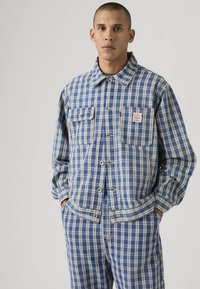 Unselected, summer check trucker