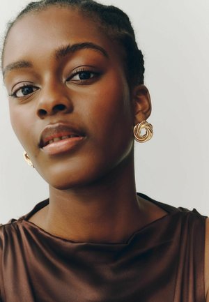 Next, HERITAGE TWIST STATEMENT STUD EARRINGS - Earrings - gold-coloured