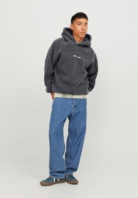 Jack & Jones JORVESTERBRO HOOD - Fleece jumper - asphalt