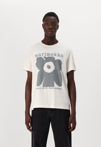 Marimekko VIHNE UNIKKO UNISEX - T-shirt med print - off white