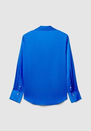 Blaues Satin-Langarmhemd mit Kragen, Manschettenknöpfen und glatter Textur. Mit abgerundetem Saum und elegantem, minimalistischem Design.