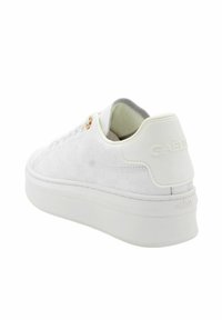 Sneaker piattaforma bianca con motivo in rilievo sottile, occhiello in oro rosa, colletto imbottito e nome del brand "GAËLLE" sul tallone e sulla suola.
