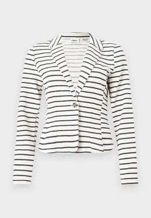 Blazer blanc à rayures horizontales noires, fermeture à un bouton, col à revers cranté et manches longues.