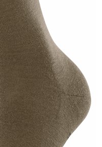 FALKE SOFT - Socken - shitake
