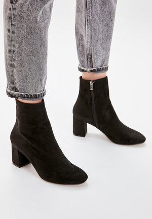 PARENT - Classic ankle boots - black