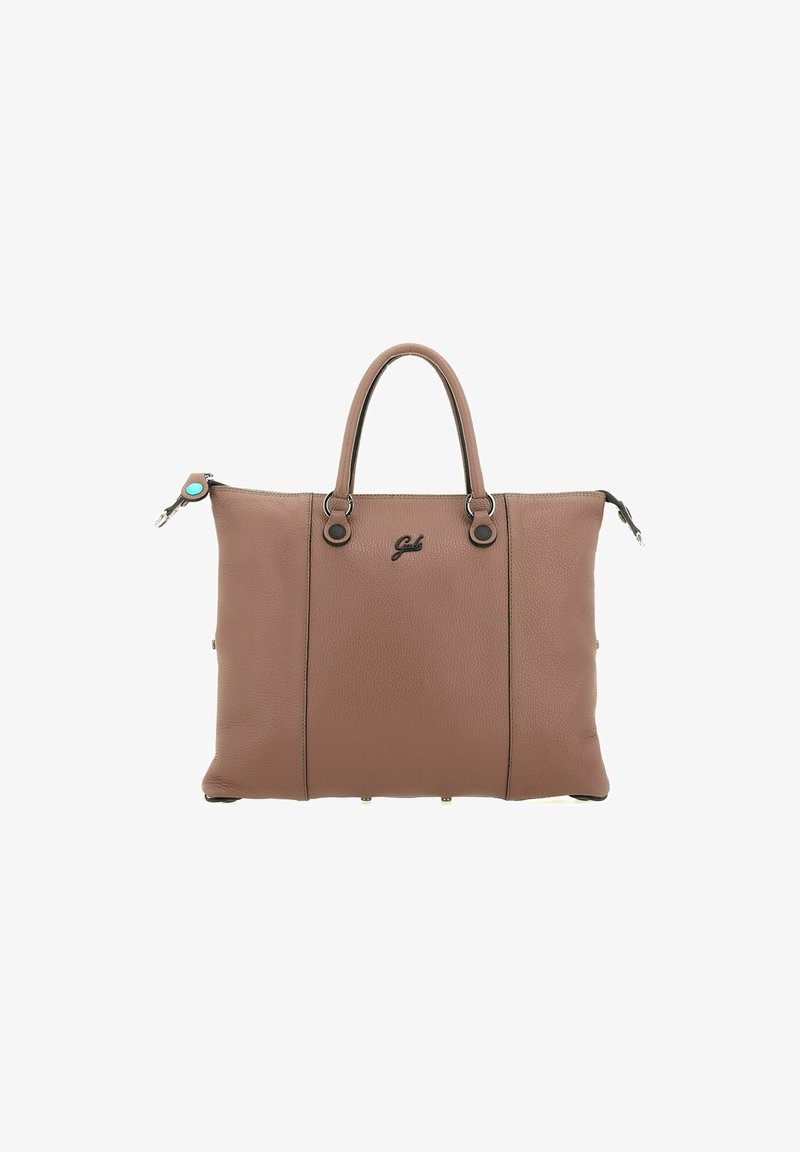 Borsa a tracolla in pelle marrone con texture a ciottoli, forma rettangolare, manici superiori e chiusura zip. Presenta un logo e accessori decorativi in metallo.