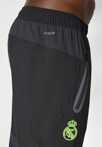 adidas Performance REAL MADRID VISTECH - Club wear - black/lucid lemon