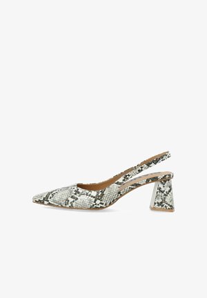 Slingbacksko med spiss tå, svart-hvitt slangeskinnsmønster og blokkhæl på hvit bakgrunn.