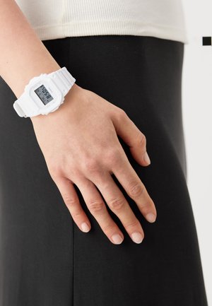 DW-5600WW-7 UNISEX - Digital watch - white