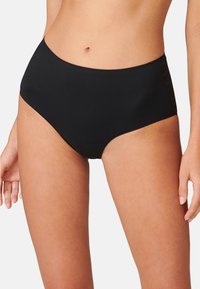Czarne majtki bikini z wysokim stanem, wykonane z gładkiego, elastycznego materiału. Posiadają bezszwowy design i wygodnie leżą w talii.