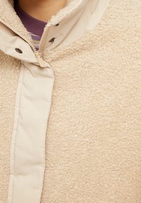 Mazine Abrigo de invierno - beige