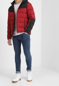 Hollister Co. Allvädersjacka - bordeaux