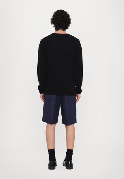 Filippa K RELAXED SWEATER - Džemper - black