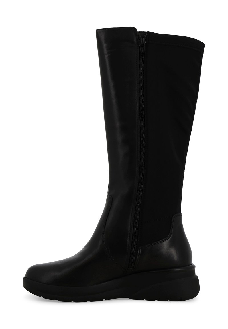 Stivale nero alto in pelle con zip laterale, punta arrotondata e suola piatta in gomma, progettato per comfort e stile.