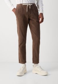 Lindbergh CROPPED PANTS - Παντελόνι - deep brown