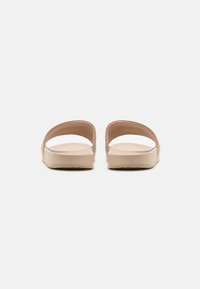 Levi's® JUNE BATWING - Mules - light beige