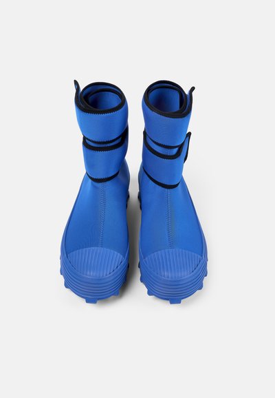 CAMPERLAB TRAKTORI UNISEX - Botines - mittelblau