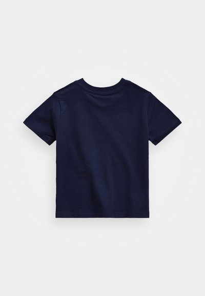 Mörkblå bomull T-shirt, kort ärm, rundad hals, slät textur, inga synliga mönster eller hardware, enkel baksida.