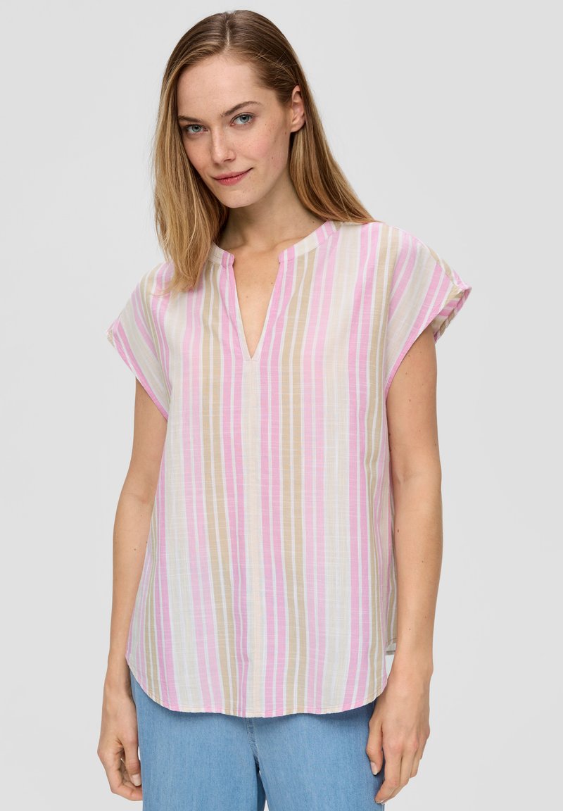 Kurze Ärmel, Bluse mit V-Ausschnitt aus leichtem Stoff, die vertikale Streifen in Pink, Beige und Weiß hat. Gerundeter Saum und lockerer Schnitt.