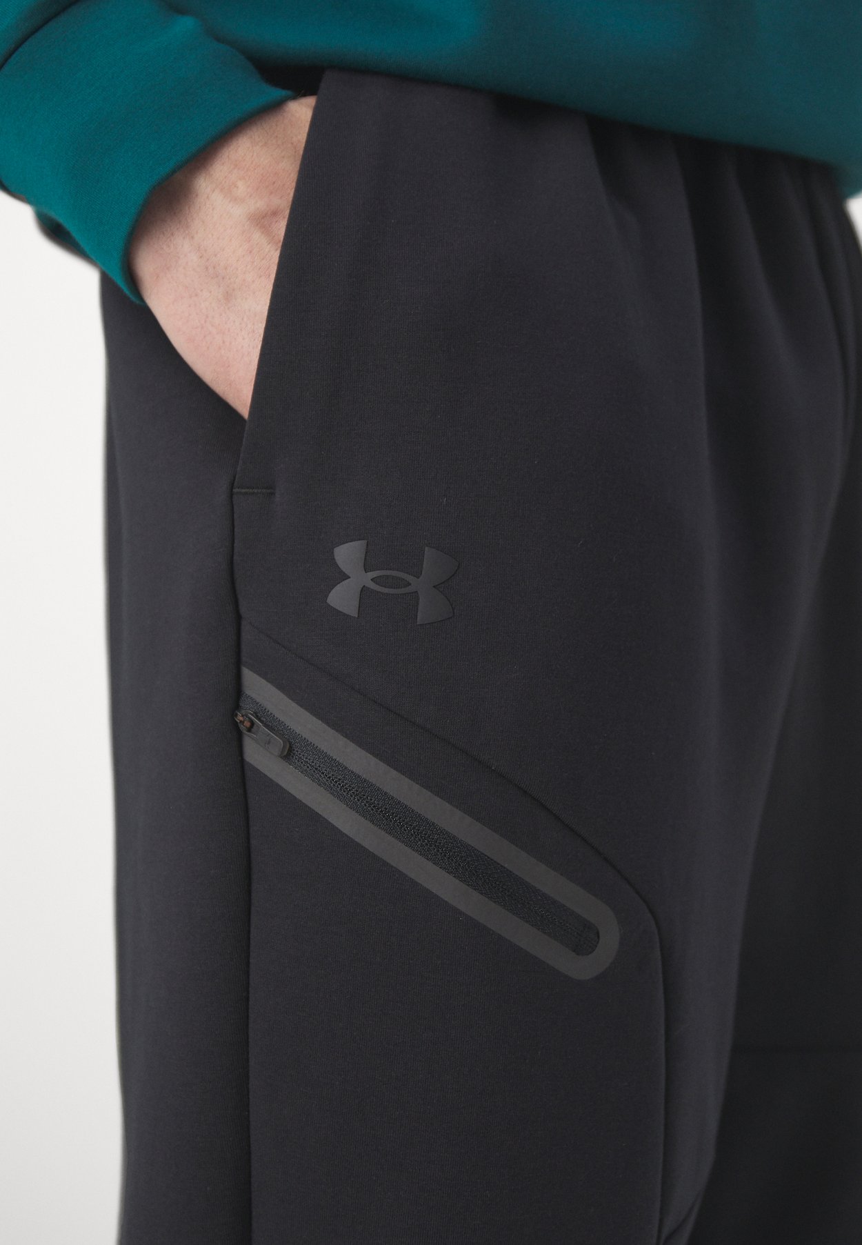 UNSTOPPABLE BAGGY CROP