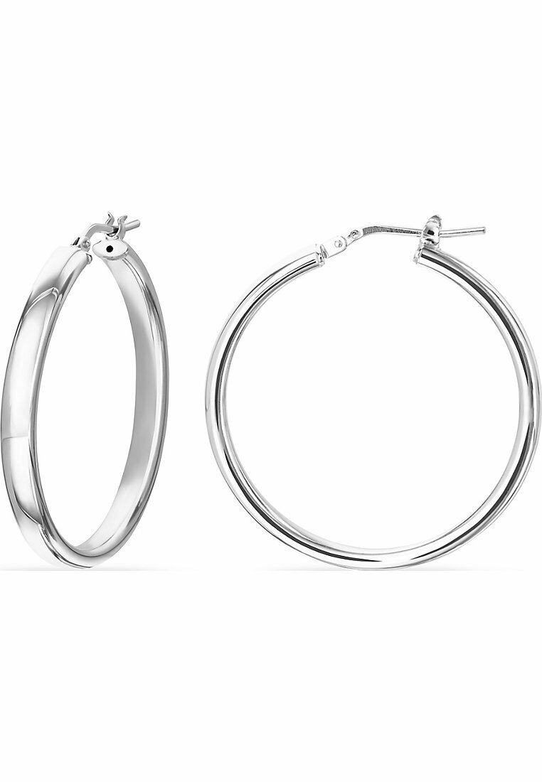 Orecchini a cerchio in argento con finitura lucida, caratterizzati da un design semplice e una chiusura sicura; di dimensioni medie e di forma circolare.
