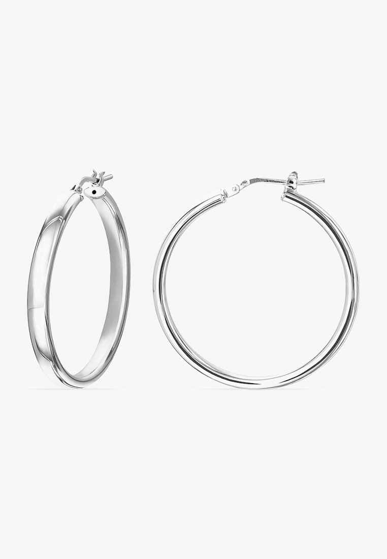Orecchini a cerchio in argento con finitura lucida, caratterizzati da un design semplice e una chiusura sicura; di dimensioni medie e di forma circolare.