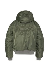 Chaqueta bomber con capucha de color verde oliva y textura acolchada, con el bordado "SCHOTT NYC" en la espalda, y dobladillo y puños acanalados grises.
