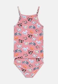 Ensemble deux pièces rose comprenant un débardeur et un slip, orné d'imprimés colorés de visages d'animaux. Tissu doux avec des bretelles ajustables et un design ludique.