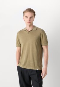 Les Deux EMMANUEL - Polo shirt - surplus green