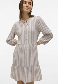 Vero Moda VMNANNA - Dnevna haljina - moon rock