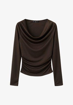 Hnedý dlhý rukáv top vyrobený z hladkej tkaniny, s drapovaným výstrihom a zberaným detailom po stranách pre zvýšenú textúru.