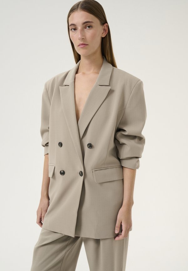 Blazer - roasted cashew