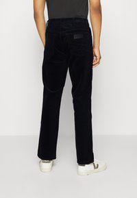 Wrangler TEXAS - Hlače - black