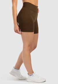 Smilodox EDINA SEAMLESS SCRUNCH - Leggings - braun