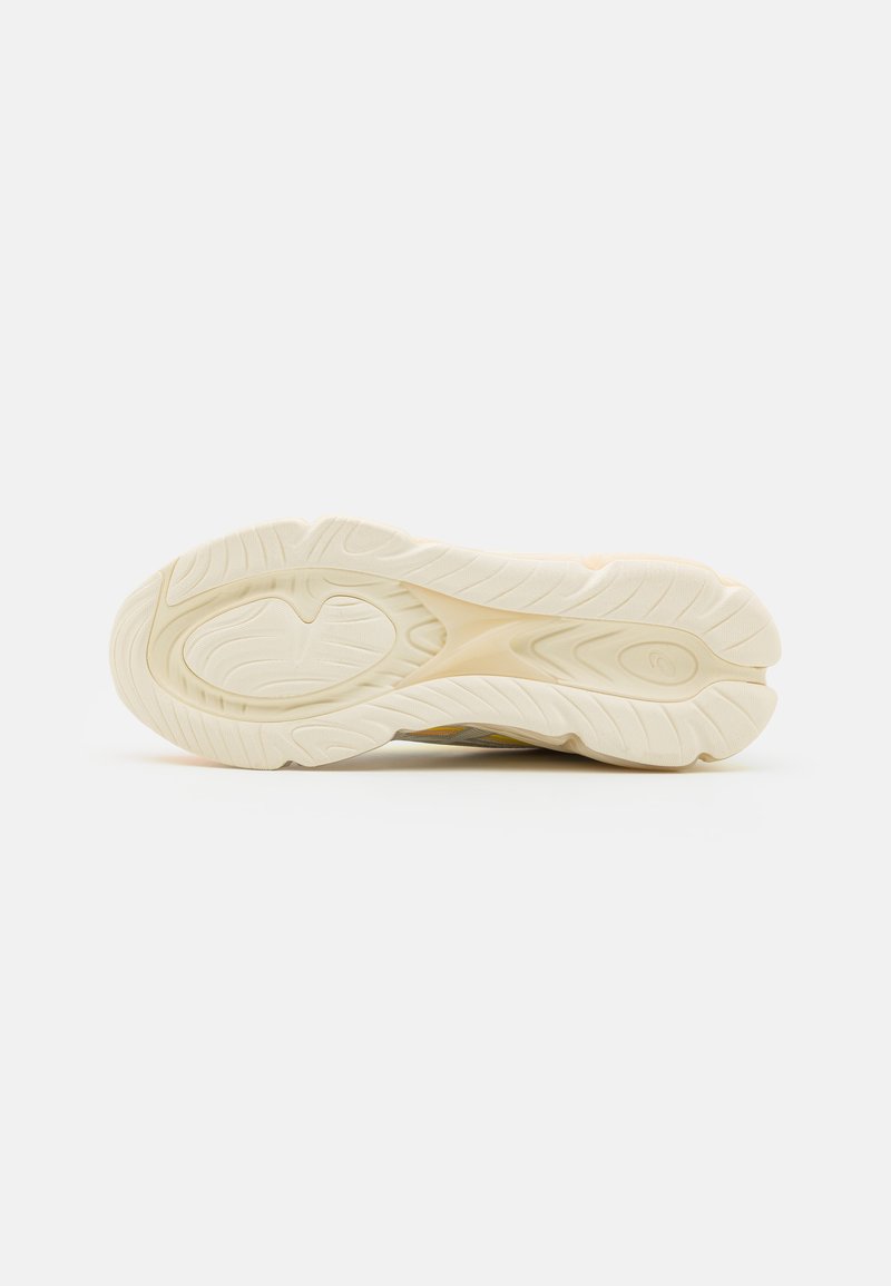 ASICS SportStyle GEL-QUANTUM 360 VIII PARIS - Trainers - cream/safety  yellow/off-white - Zalando.co.uk