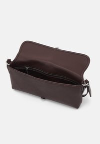 COACH HAMPTONS BAG - Rankinė - maple