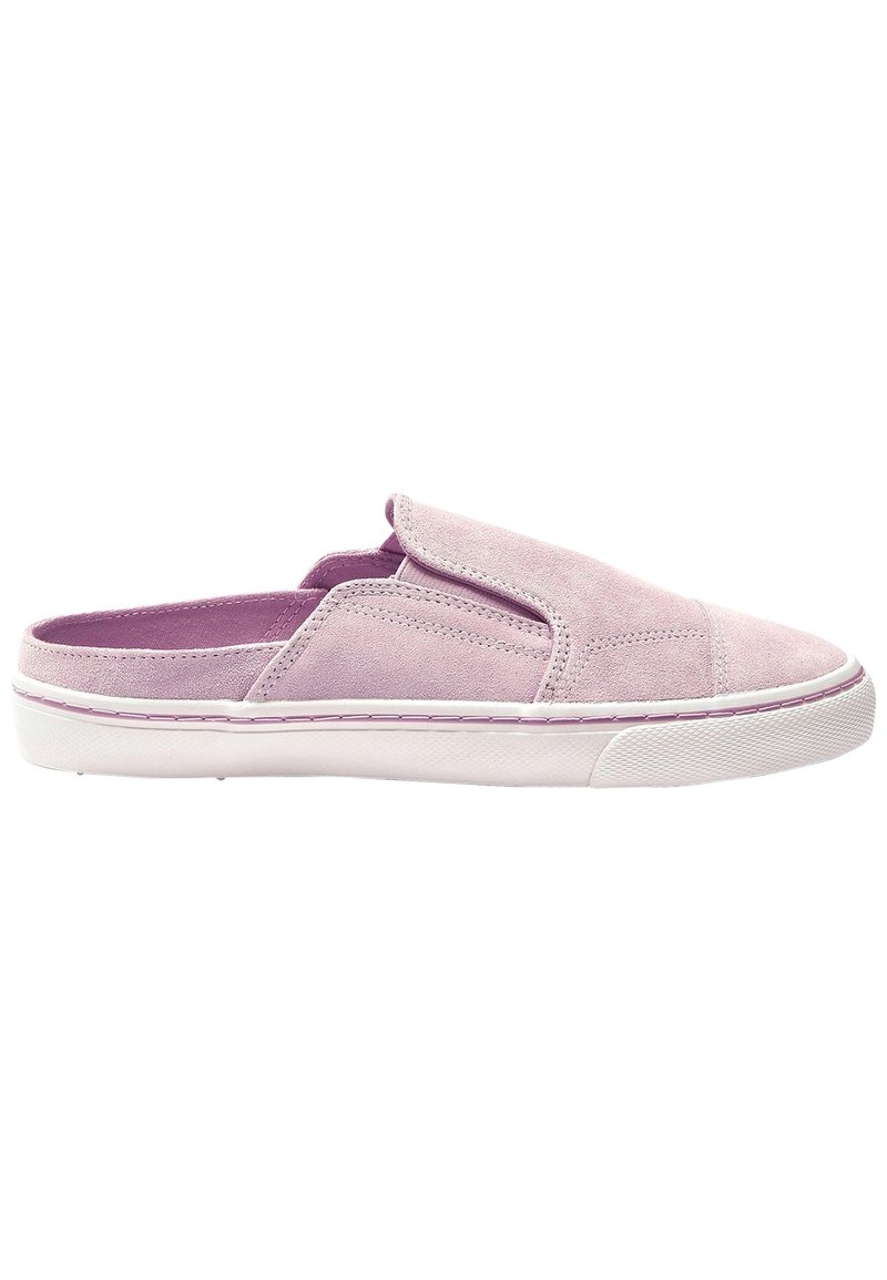 Mule sneaker slip-on in suede lilla chiaro con suola in gomma bianca e design senza retro.