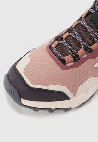 Thumbnail Image 6