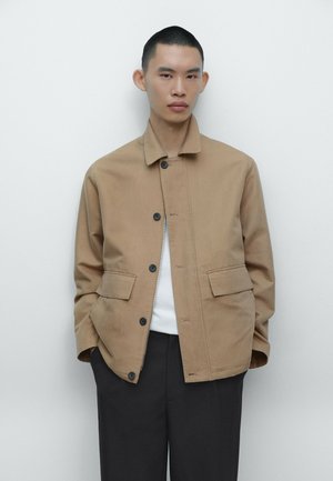 WITH POCKET DETAIL  - Giacca leggera - beige