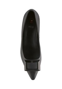 Escarpin en cuir noir avec un bout pointu et un grand accent carré sur l'empeigne. Présente une texture lisse et un design à enfiler.