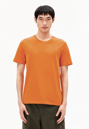 ARMEDANGELS JAAMES - T-Shirt basic - amberglow