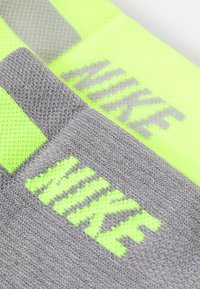 Nike Performance UNISEX 2 PACK - Meias desportivas - smoke grey/smoke grey(volt)/volt(lt smoke grey)