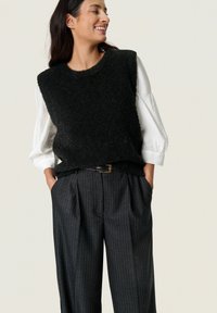 Soaked in Luxury Felső - black