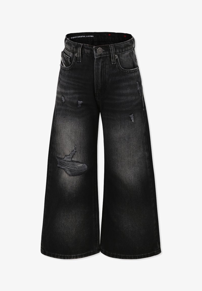 Jeans neri in denim a gamba larga con dettagli strappati e toppe sfrangiate. Cinque tasche, chiusura con zip e bottone. Tessuto liscio.