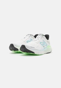 New Balance FRESH FOAM X 1080 - Tekaški copati za cesto - white